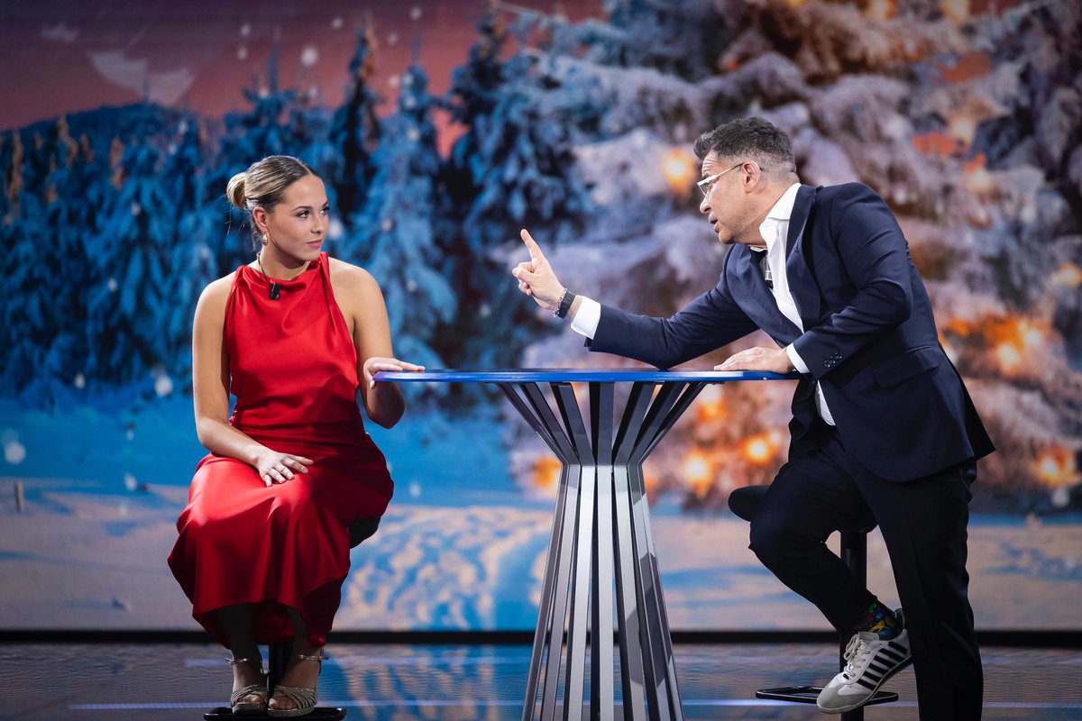 Sara83594539's tweet photo. Violeta demostrando más madurez que muchas, has estado maravillosa, puedes estar muy orgullosa de tu concurso!
Te Queremos  🫶🏻💖
#GHSemiFinal #GH18D #ViolEdi https://t.co/eCjXSB2h2u