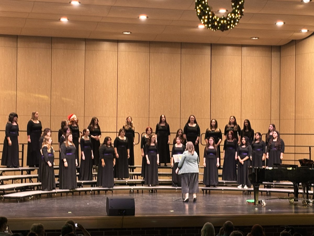 Willis_HS_TX's tweet photo. Our Willis Wildkat High School Choir put on a show tonight at their annual choir concert. @WillisSchools #mcto https://t.co/CTadDw17ce