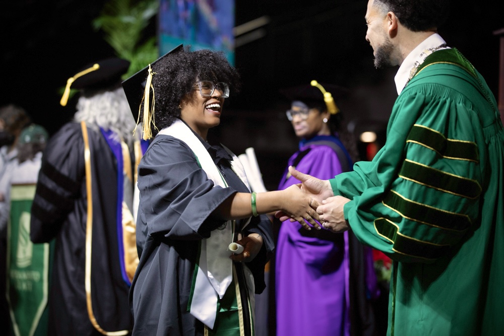 calstate's tweet photo. Congratulations to the fall #ClassOf2024 and welcome to the #CalState alumni family—a global network that is over four million strong! #MadeInTheCSU 🎓

We’re so proud of all you’ve accomplished and wish you a restful holiday season. ☃️ https://t.co/UYNb8OWqoU