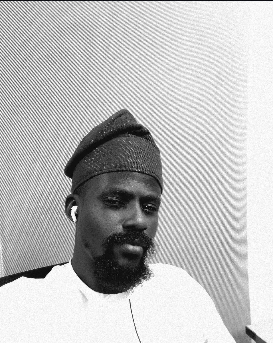 mideymidey's tweet photo. New age🎉🥂 #Dec18 #Razaki
Modupe lowo Olorun 🙏🏿 https://t.co/glpelSgo3B