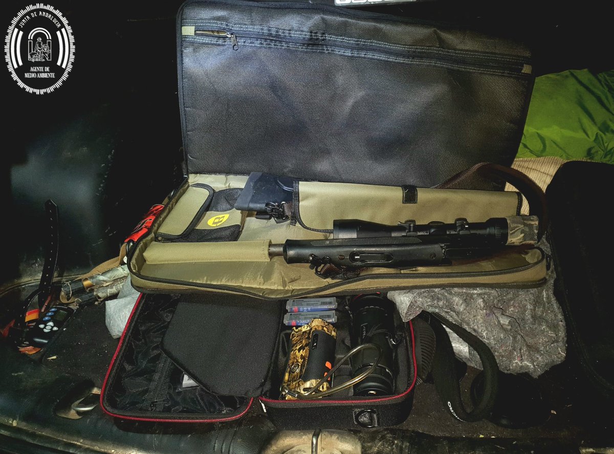 aamaa_es's tweet photo. #AAMM en servicio contra el #furtivismo en la Comarca del Condado en Jaén  incautan un rifle con mira telescópica y un visor térmico entre otros elementos. https://t.co/kvlJKfrgqK