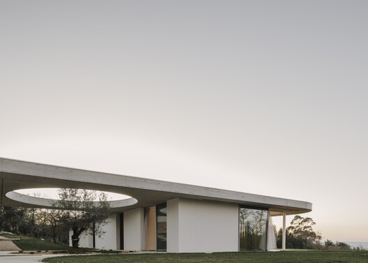 4AAAAart's tweet photo. Chouso House by Bruno Dias Arquitectura

Photography: Hugo Santos Silva

Source: ArchDaily https://t.co/tWOH2vT7MC