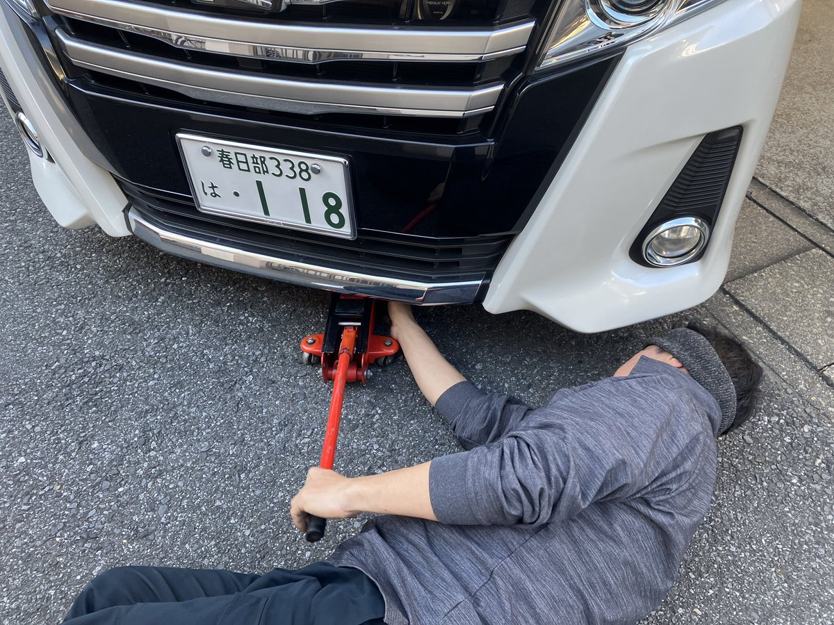 ganbakun's tweet photo. ノアに付いてたスタットレス
履き替えた(◜ᴗ◝ )
手伝ってもらったけど💦
このスタットレスタイヤ
めちゃ最高なタイヤじゃん🤩
バリ山だし😍😍😍
前のオーナー素敵🤣🤣🤣
いつでも松本に行けます🙆♂️
🚗³₃(´°v°)/んぴッ
#スタットレスタイヤ
#ブリジストン
#VRX2 https://t.co/a33Wiiittf