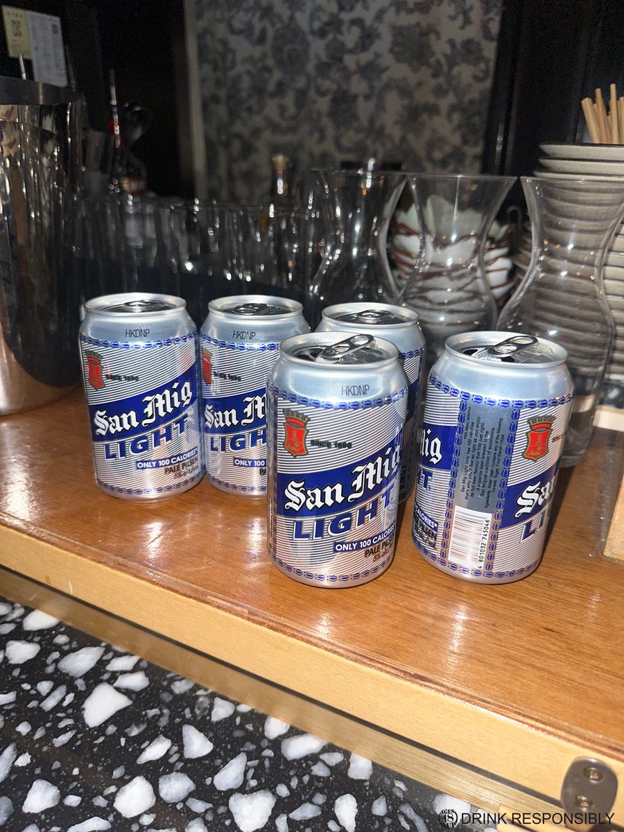 krungy21's tweet photo. Merry Christmas, Daralings~!!! 🎄🧑‍🎄
Don‘t forget to stock up on San Mig Light to share with your loved ones ♥️🍻🍺 
Drink responsibly.
ASC Ref S0234P120924S https://t.co/2nxk77EHdE