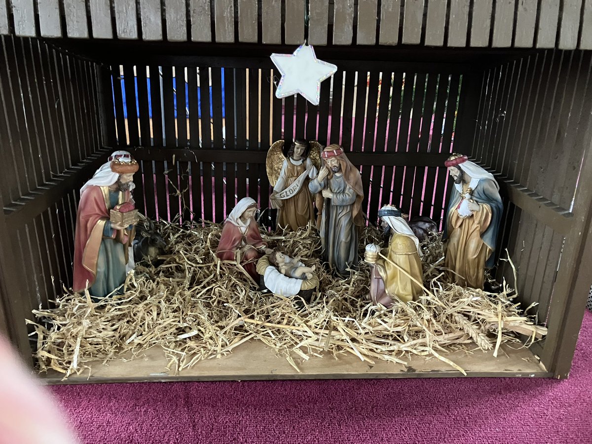 A magical morning at Meltham Baptist for our wonderful <a href="/MMY4/">mohd mahyudi</a> children. The congregation spoilt us with biscuits, cake, crafts and gifts. In return our children delivered readings, sang and a member of our school council presented a beautiful wreath on behalf of the school #MMRE