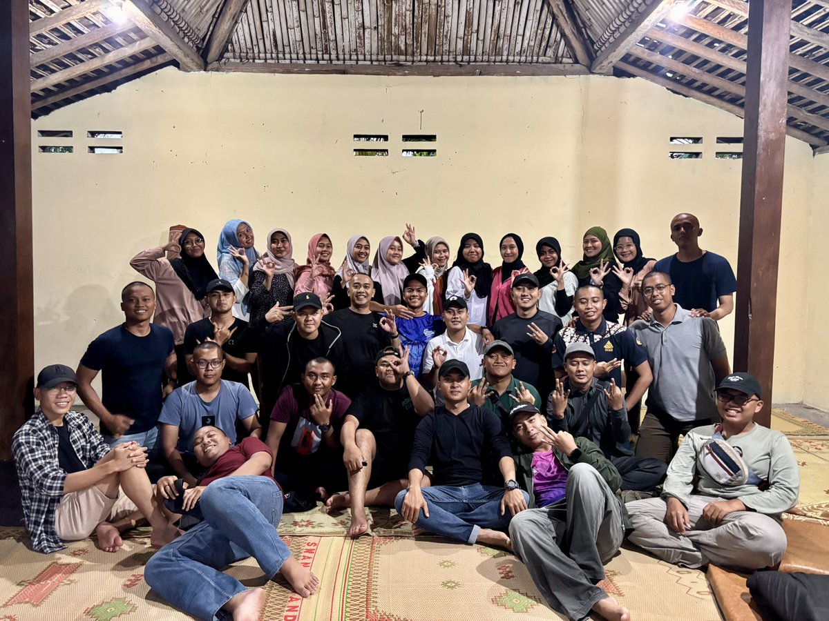 oktapnk_'s tweet photo. Grateful to Allah for blessing me with amazing, kind, smart, and funny people. Here’s to staying united and achieving success together. https://t.co/M7EoeZByfn