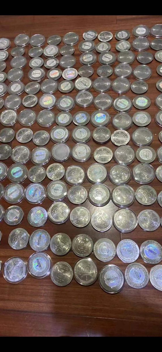 失联多年的群友，说听说比特币ATH了，他翻出了祖传的2100枚比特币，打开一个却发现只有30个字符，导入常见的钱包都报错，万能的推友，这怎么破？ https://t.co/SAwpGHPYcL