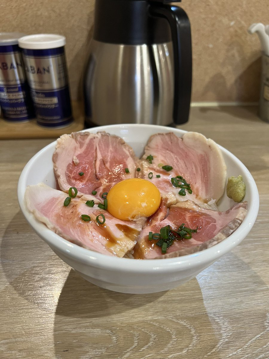 勝さん🎿
旨辛ネギラーメン🍜チャー旨辛W
醬辛チャーハン🍚
旨辛極旨スープにWで熱々スパイシー✨
ポカポカ🔥醬辛チャーハン超美味
大満足❣️
黄金の塩🍜チャー板海苔
レアチャー丼🍚
黄金色の絶品スープが麺に絡んで激旨✨
海苔巻きも旨〜🔥レアチャー文句なしの
一品最高🔥お気遣い感謝🙏
#麺王道勝