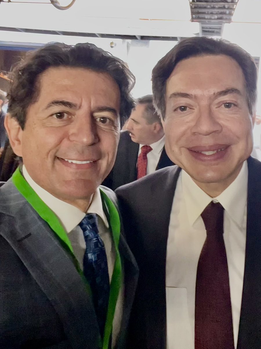 SBarquera's tweet photo. Investigadores del @INSPmx participamos en la reunión del Consejo Nacional de Educación convocada por el secretario de  @SEP_mx 🏫@mario_delgado, rumbo a la implementación de los lineamientos para la estrategia de Vida Saludable en las Escuelas. 😊📚

Estos esfuerzos materializan ideas que se han propuesto desde hace más de 14 años. ⏳💡

Por fin se le podrá decir claramente a los niños: 

1.- Evita tomar #refrescos y otros productos chatarra. 🚫🥤🌭🍩🍫🥤🛑
2. Toma agua. 💧
3. Sigue las recomendaciones del nuevo plato del bien comer. 🍎🥕🥗
4. Práctica actividad física todos los días y muchas intervenciones más con grandes beneficios para la salud inmediatos y por el resto de su vida. 🏃‍♂️💪⚽️🚴🏻‍♂️

#comidachatarra 
#miescuelasaludable