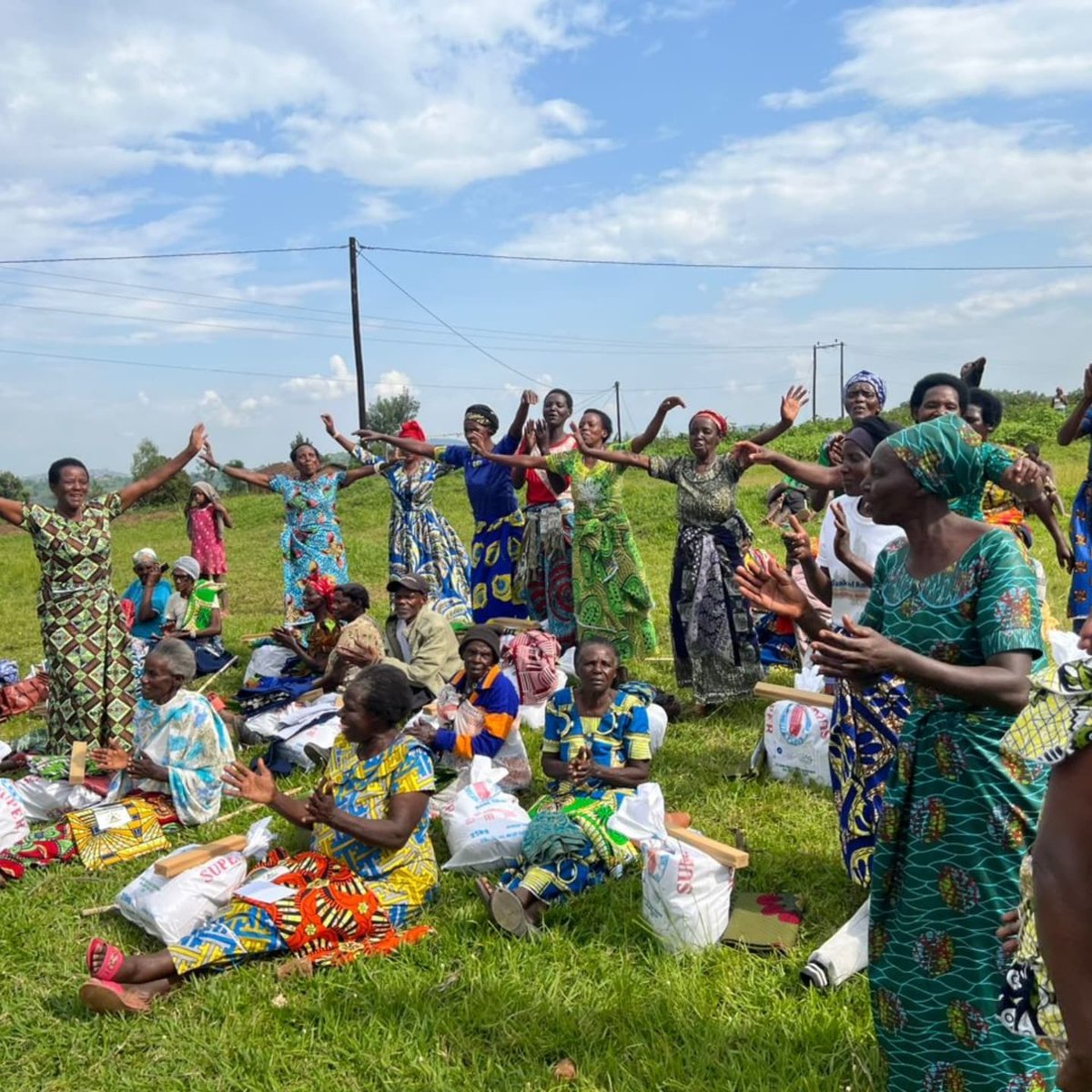 solaceuk's tweet photo. Solace Ministries distribution of Christmas 🎄 gifts 🎁 to widows at Gitinda cell, Kinihira sector, Ruhango district in the Southern Province of #Rwanda 🇷🇼, courtesy of the generous donation from Life4Widows in UK 🇬🇧. #RwOT #Christmas #gifts #GivingBack #CommunitySupport #widows https://t.co/K7d9V09f4w