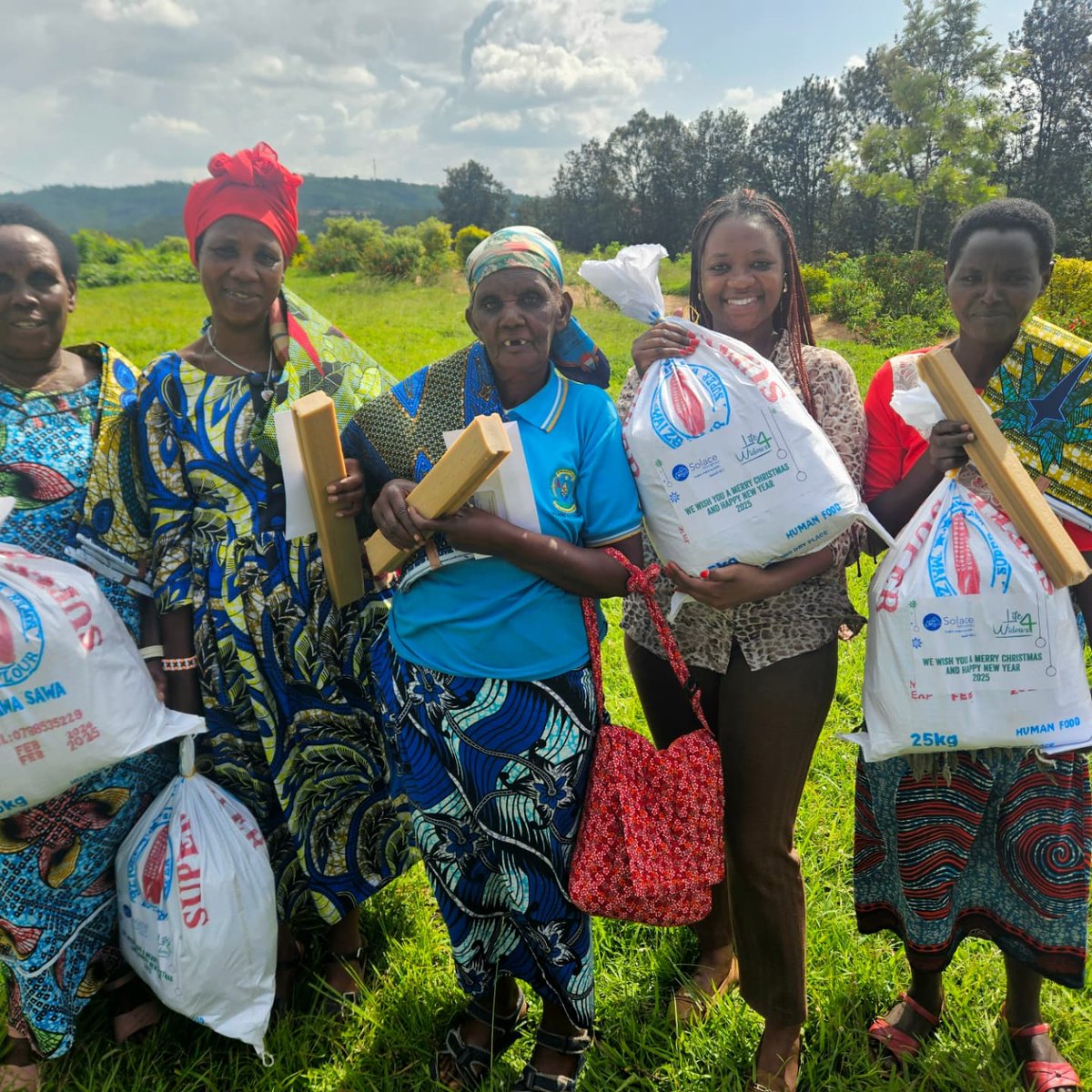solaceuk's tweet photo. Solace Ministries distribution of Christmas 🎄 gifts 🎁 to widows at Gitinda cell, Kinihira sector, Ruhango district in the Southern Province of #Rwanda 🇷🇼, courtesy of the generous donation from Life4Widows in UK 🇬🇧. #RwOT #Christmas #gifts #GivingBack #CommunitySupport #widows https://t.co/K7d9V09f4w