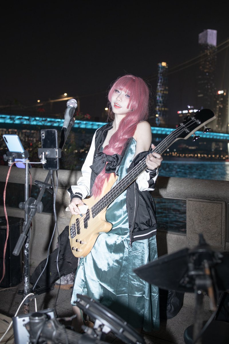 坏了 见到真的广井菊里了 https://t.co/hG7WfqACnd