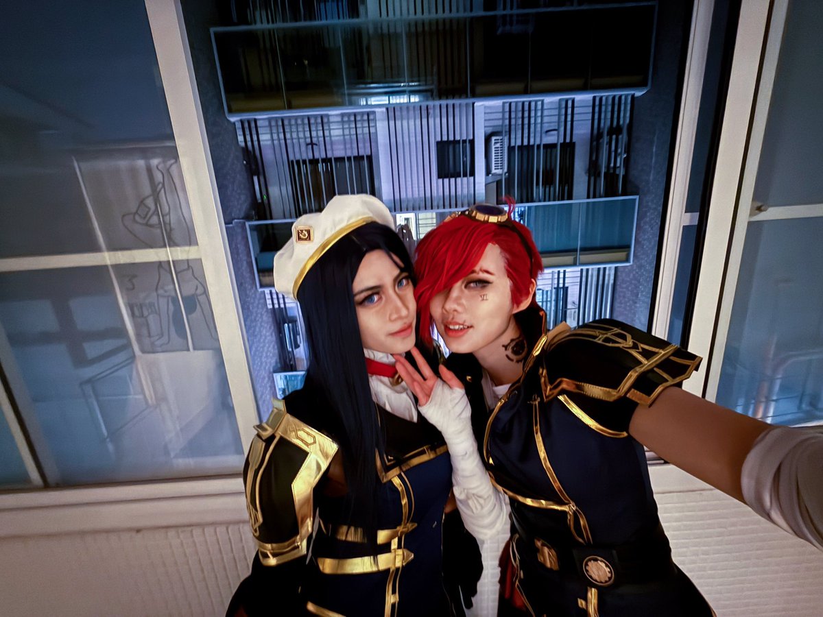Usercoshoyo's tweet photo. Went to FFK with my 🔥 cupcake

Caitlyn: huyume 冬目
VI: N:Z

#FFK17 #Caitvi #Caitlyn #arcanesseason2 #Arcane #arcanefanart #cosplay #VI https://t.co/CRBJpfDfCn