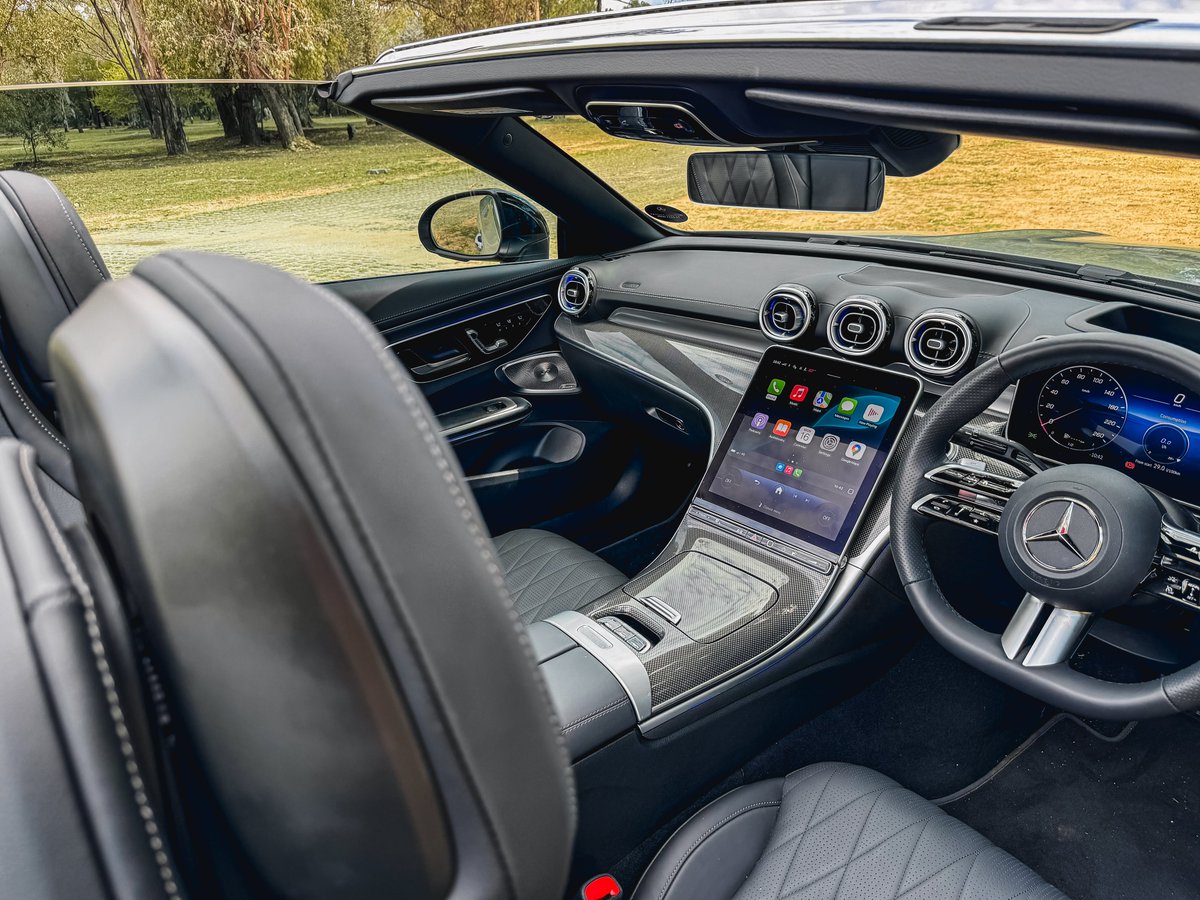 khuleonwheels's tweet photo. Today we welcome our last test car of the year, which is the Mercedes-Benz CLE300 Cabriolet. It stands out thanks to the soft top, which opens and closes in 20 seconds, an aggressive-looking front-end with a low-slung bonnet, and LED…
#MercedesBenzSA #CLECabriolet #CLE300 https://t.co/T0uhn41EqM