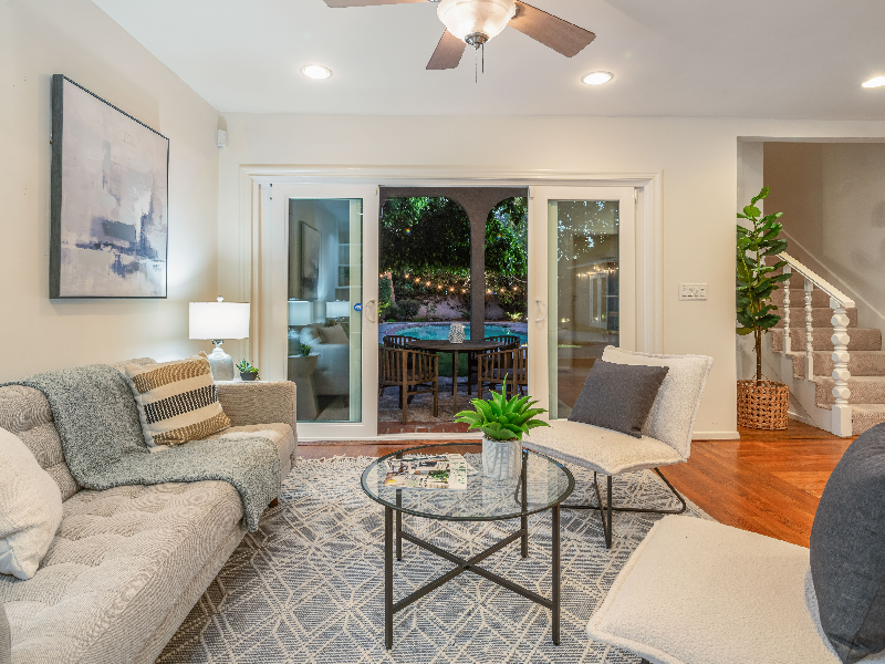 RightHereRealty's tweet photo. Just closed escrow on this 3 bed + 2.5 bath, 2,130+ square foot home with heated pool and spa for our sellers Erin and David in Sherman Oaks for $1,599,000. 🎊🏠���🏼 #ShermanOaksRealEstate #ShermanOaksRealtor #HomeStaging @andrewgbelcher1 https://t.co/7CWaUnDR7O