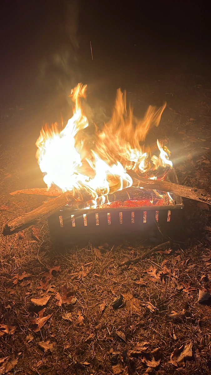 metasmooth's tweet image. We need our second trash that’s normally for cardboard to use for a party we’re throwing this weekend. Wifey didn’t have to tell me twice to go out there and burn some shit #backyardfire