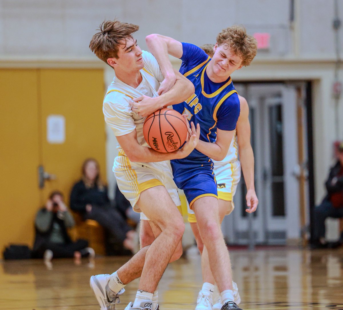 Covenant Christian 46, NorthPointe Christian 39 on Tuesday.
Ben Elzinga 17 points, 7 rebounds, Nick Oosterhouse 15 for Covenant (5-1). 
Bryce Bird 12, Kyle Pierpont 10, Kai VanderKodde 8 for NorthPointe (5-1).