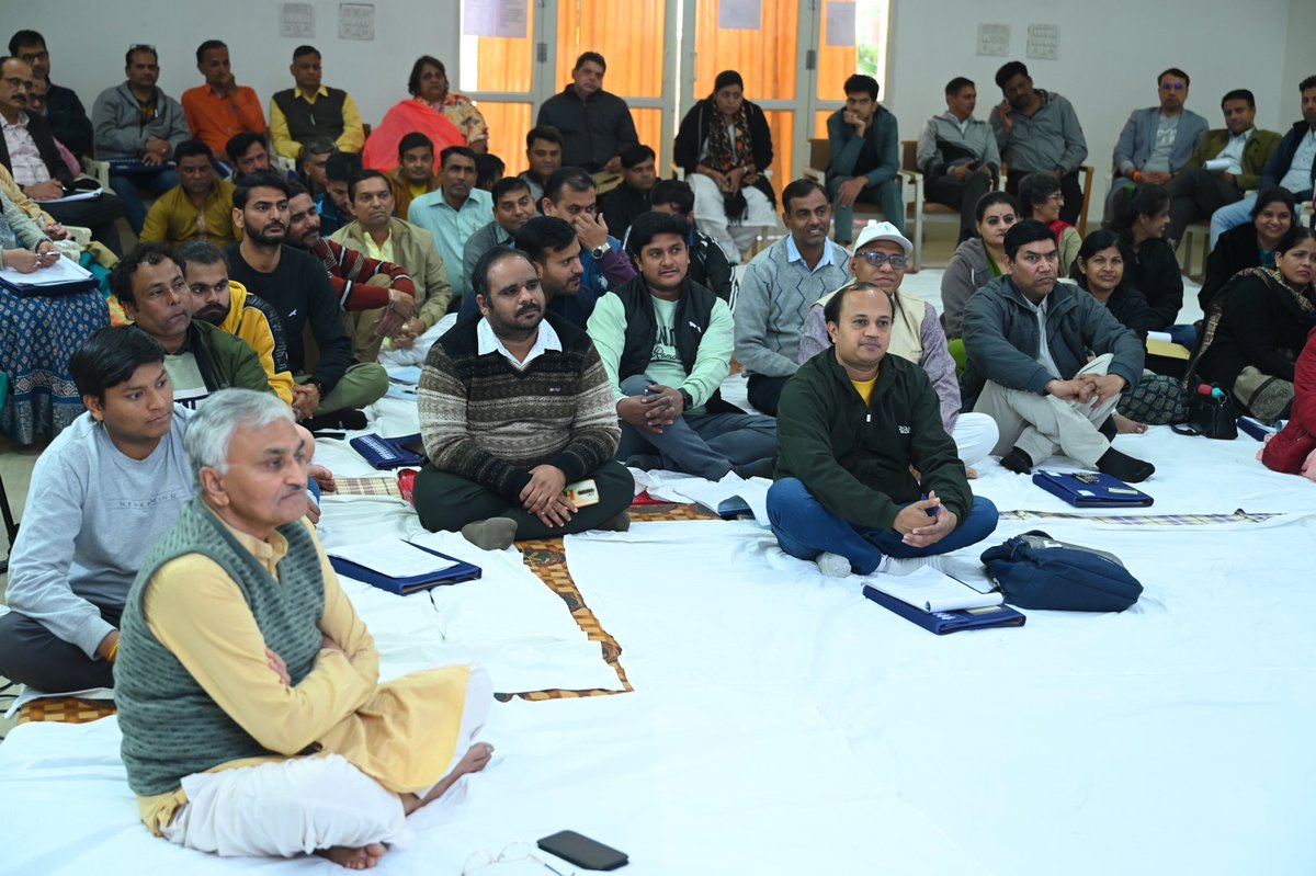 nitttrbpl's tweet image. #NITTTRBhopal ने सार्वभौमिक मानवीय मूल्यों पर तीन दिवसीय पाठ्यक्रम का सफलतापूर्वक किया आयोजन।
#UniversalHumanValues