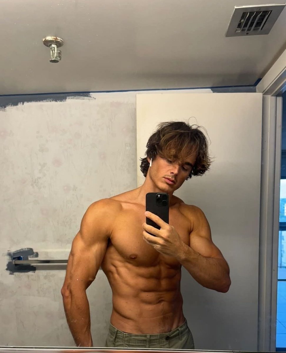 LosHombreshot's tweet photo. En esta hermosa noche 🌃 Les dejo estas #SelfieHot 🔥 #SelfieSexy 😈 Del #PapacitoItaliano y #ModeloItaliano 🇮🇹 #PietroBoselli ✨ Pietro Boselli 🤩
📌 #Elmastop #hombreshermosos #hombressexys #hotman #hombreshot #desnudo #sexysboy #hombredesnudos #menhot #vergagrande #pene https://t.co/L40VE9gzVR