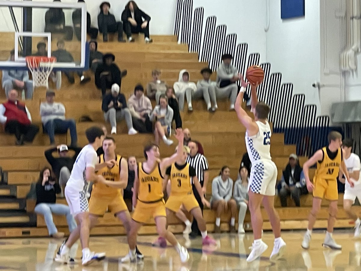 TRINITY_MLUCAS's tweet photo. Both the Trinity Boys and Girls Basketball teams left it all on the court tonight! 🏀💪 The effort, teamwork, and heart were unmatched, even though the win wasn’t ours this time. Proud of the fight, Hillers! #HillerPride #TrinityBasketball https://t.co/mnZWQaj688