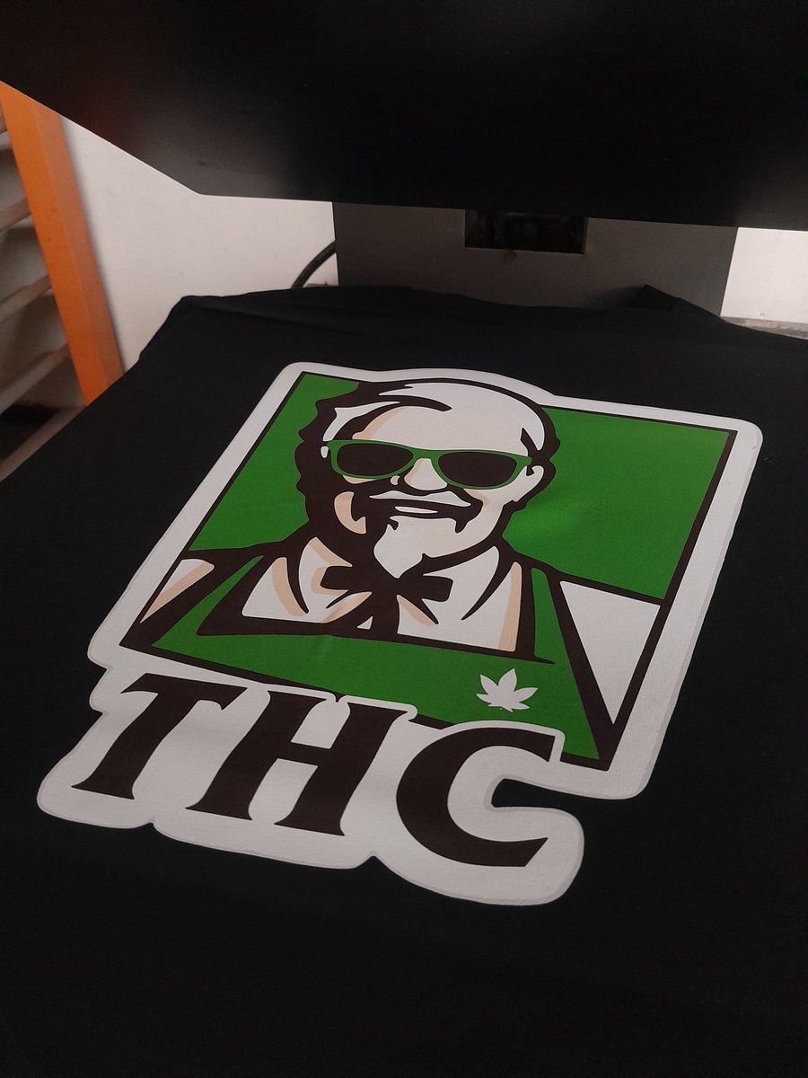 Sablon Kaos Custom 
#screenprintinglife #merchandise #sablonkaos #sablonsatuan #sablonmanual #vektor #sablondtf  #cetaksatuan  #sablonblitar #thc #quickchiken