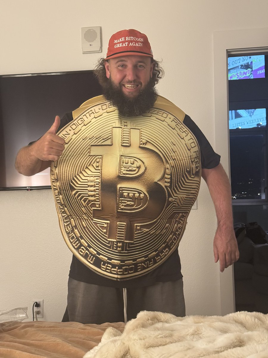 UNCLE 🏴☠️ EDDIE 🫵😹 tweet media