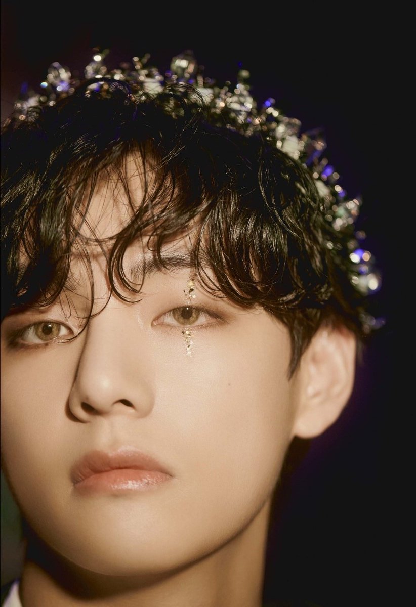 Alearoha1's tweet photo. WE LOVE YOU TAEHYUNG 
FOREVER WITH TAEHYUNG https://t.co/VaBiSYehOp