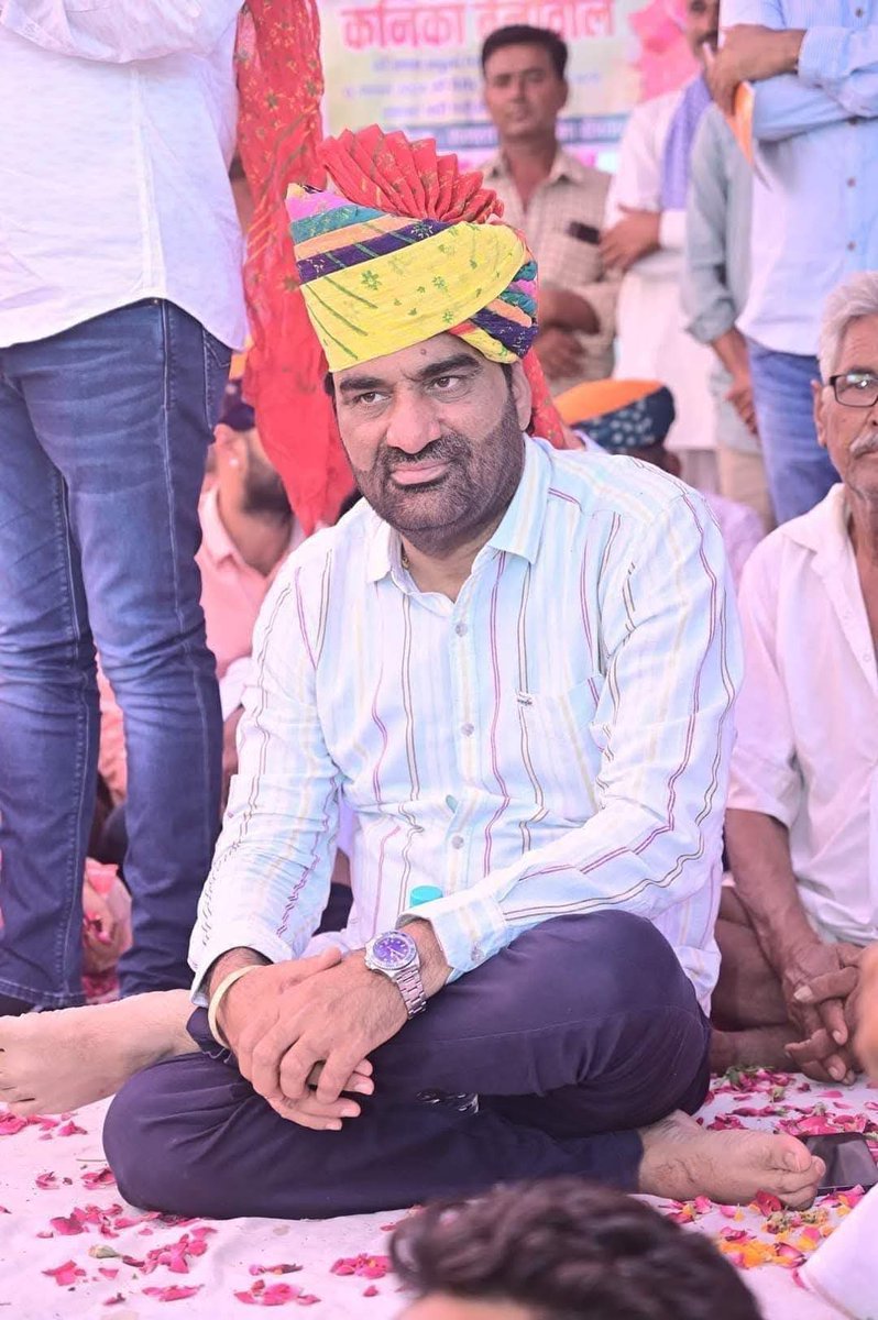 अपनों ने ही कमजोर कर दिया 🥲
नहीं तो अभी तक पोस्ट आ जाती की 
दिल्ली से बाड़मेर के लिए निकल चुका हुं
#HanumanBeniwal #SUNOO #riyadh