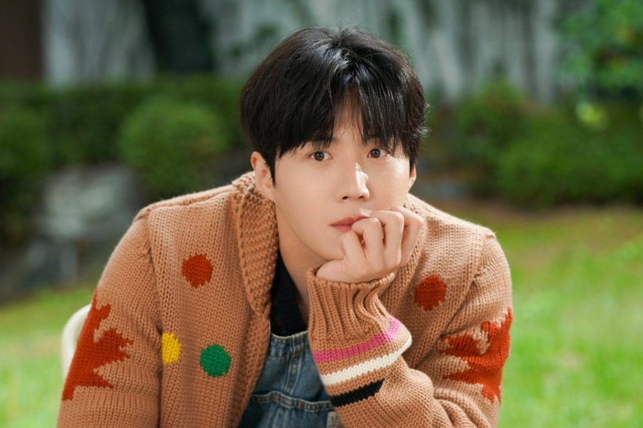 soompi's tweet photo. #KimSeonHo Confirmed To Leave Current Agency + In Talks To Sign With Song Joong Ki’s Agency
https://t.co/iUJYoIPQFW https://t.co/5G48eZGTbm