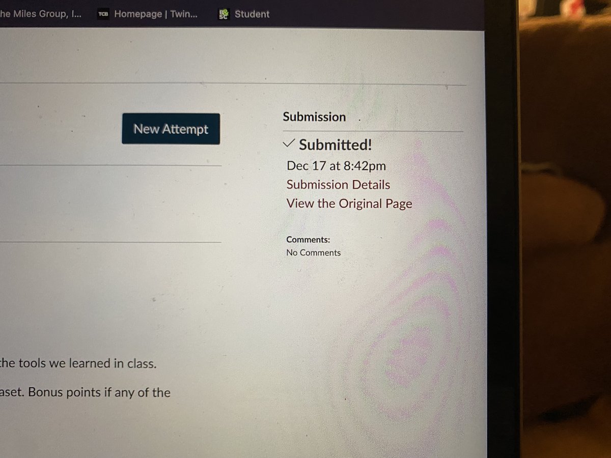 and just like that, i'm a college graduate. 
thank you to everyone who has supported me the past 3.5 years. i would not be where i am today without you <3