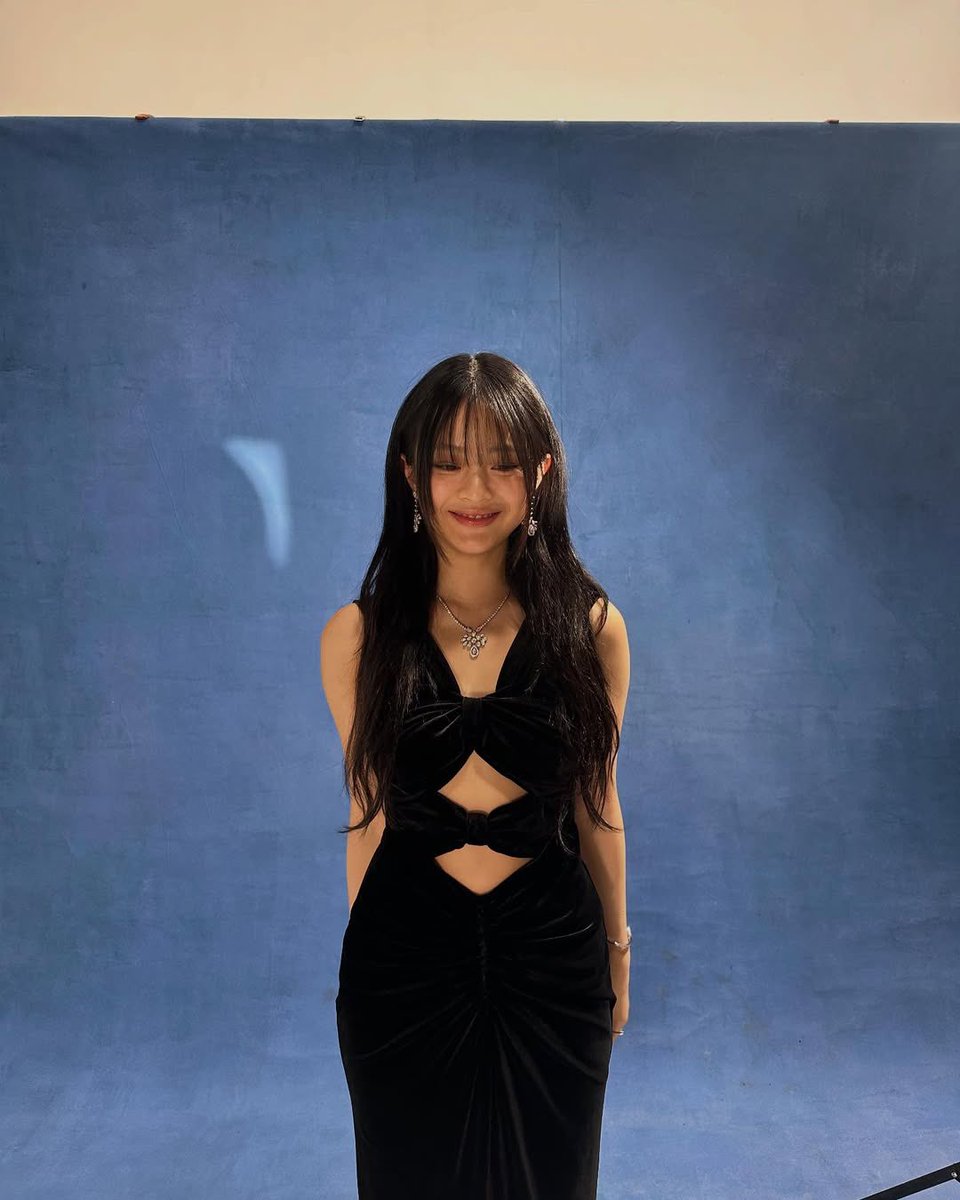 hanni looks tweet media