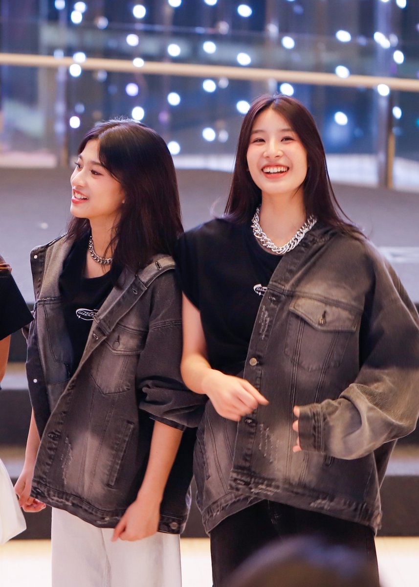 MilD_NpsM's tweet photo. แมวพิงสักหน่อยค้าบบบ  ปั่นวิวน้องกันค้าบบบ 

#MINDYCATCHMExJUNGT_MV
#MINDYCATCHME 
#PraewMindy #MINGMINGMINDY https://t.co/SA7Khz6k6V