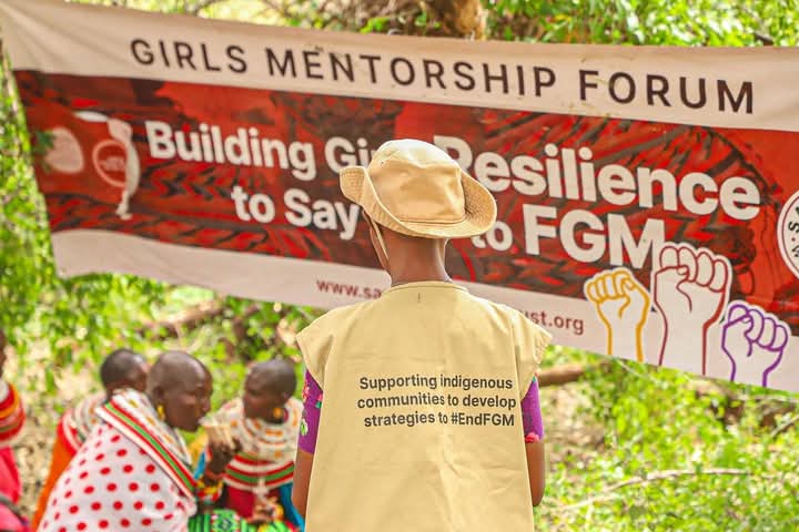 jackie_naami's tweet photo. Parents play a big role in their daughters' lives, and their involvement ensures they stay connected to the mentorship journey. This connection helps link what the girls learn at the forum to their home lives, providing a supportive environment for their growth and empowerment.✊ https://t.co/8zTqn52MIa