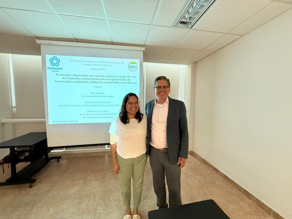 Alexia María Corona Galicia defendió su tesis de maestría: Bioánodos fabricados con carbón mineral y orujo de uva de Coahuila y biopelículas para la generación de bioenergía empleando celdas de combustible", dirigida por <a href="/F_Fdez_Luqueno/">Fabián Fernández-Luqueño</a>  y <a href="/FJRVarela/">Dr. F.J. Rodríguez-Varela</a> Felicitaciones M.C. Alexia