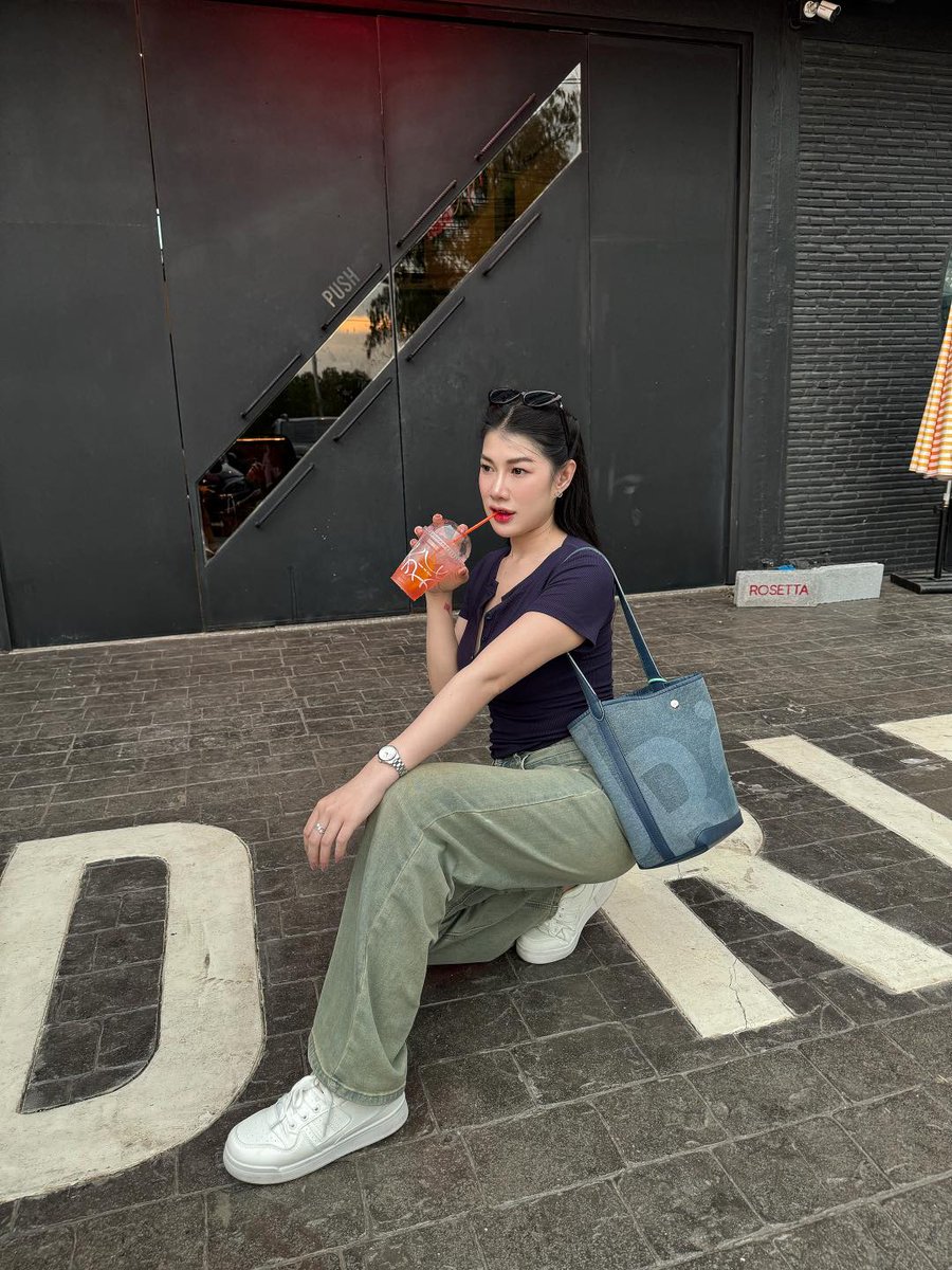 Chayapa5565's tweet photo. รับชา กาแฟ หรือรับเราดีคะ😗 https://t.co/kySfK2gJAu
