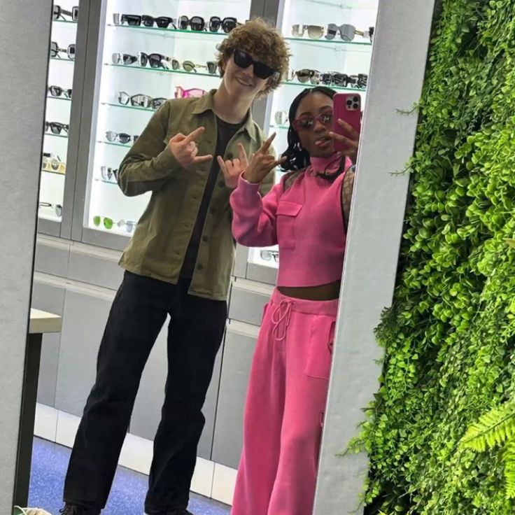 TheSevensSun's tweet image. Shopping spree.