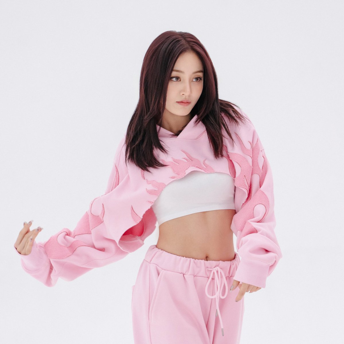 cactusjihyo's tweet photo. gorgeous girl in pink https://t.co/fa8u8XCqYQ