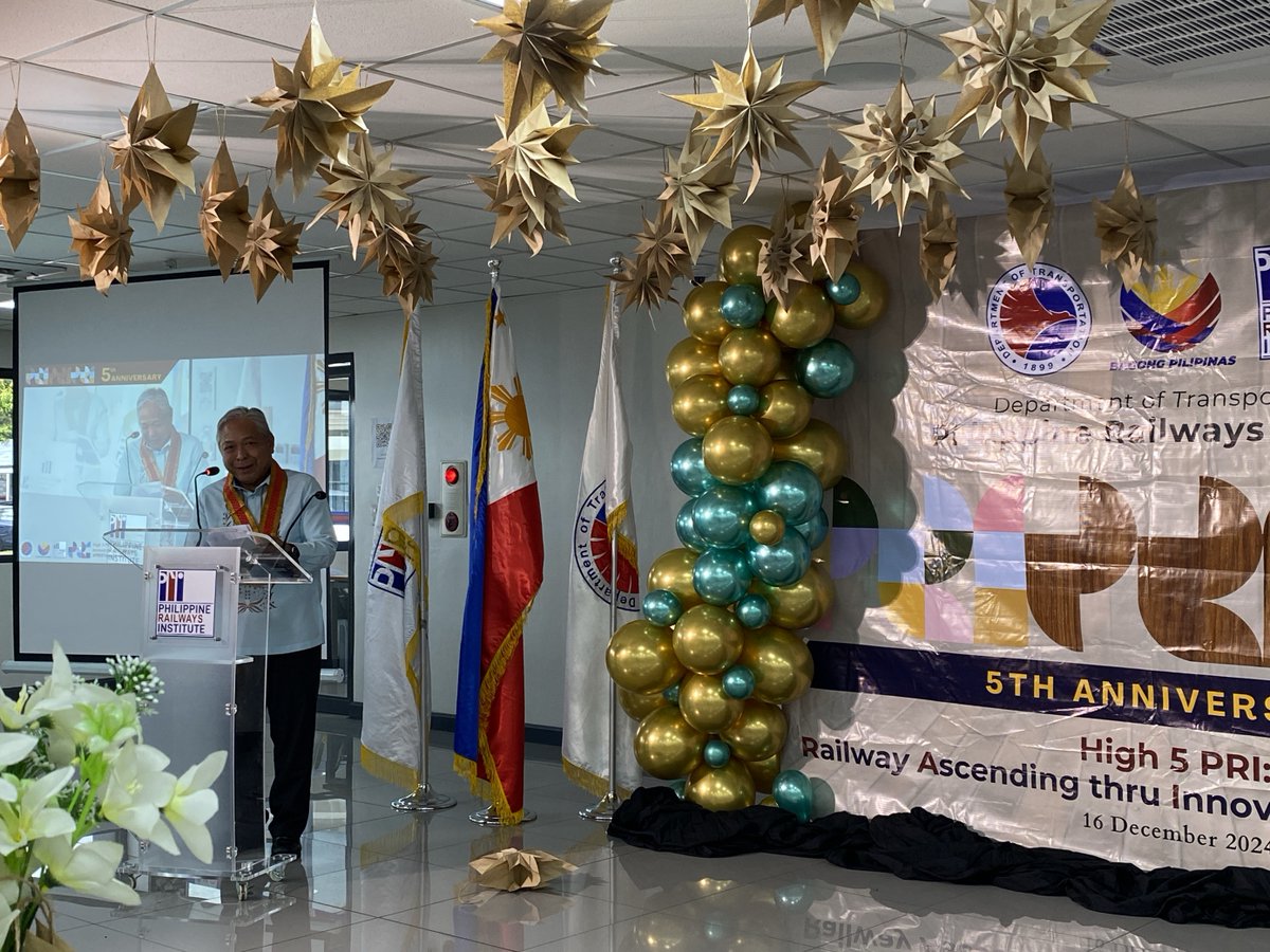 AmbJPNinPH's tweet image. On the right track to development! 🚈📈 Congratulations on the 5th Anniversary of the Philippine Railway Institute! 👏 As #PartnersInProgress, 🇯🇵 remains committed to investing in #QualityInfrastructure for safer and more sustainable 🇵🇭 railway operations.