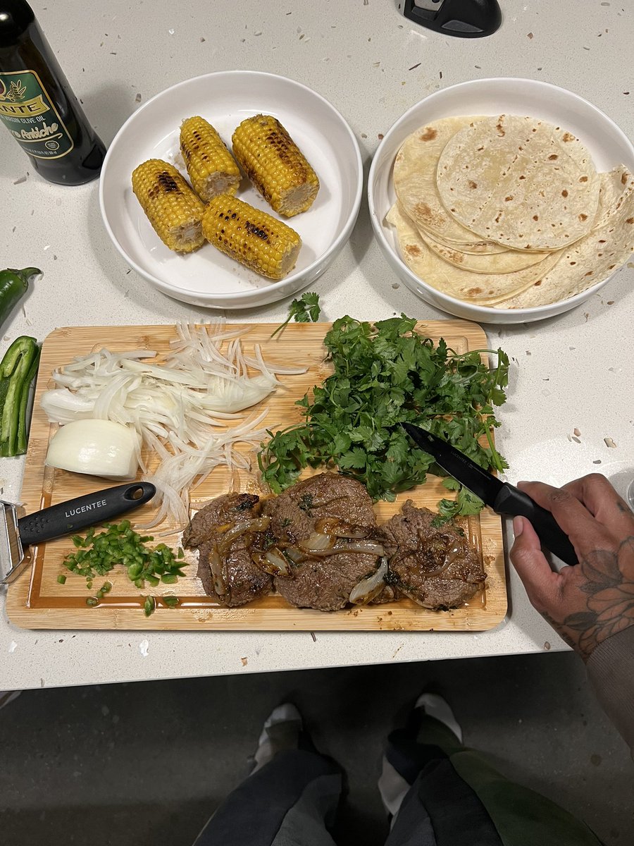 domjulio__'s tweet photo. Taco Tuesday 🌮 https://t.co/OkzIj6LVGM
