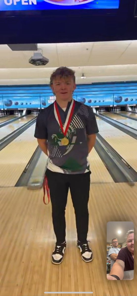 JamieCanvin1's tweet photo. Congrats Justin on taking the 1st place bowler and the OLCHS team also taking 1st at the Tinley Park Match on Saturday.  @canvin_justin @OLBoysBowling https://t.co/c37ru20EXN