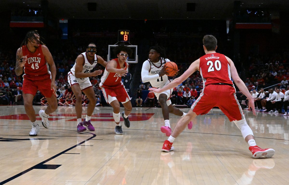 FlyerHoops's tweet photo. #RESILIENCY seems to be the resounding theme out of AG's mouth when he speaks about this team.  I give you the Poster Boy of Resiliency, @JuiceCrewMali.  His 5 points in the final 38 seconds pushed him into double figures and, when it looked so bleak, lifted his team to a win. https://t.co/IcgBwWx9K8