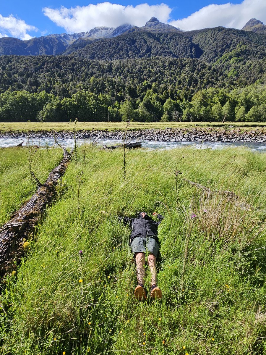 CJTremain's tweet image. Back on the #teararoa trail. One of the best distance hikes in the world. After 8 hrs hiking segments of the trail we're in Arthur's Pass at 2220kms of 3000kms. Hikes like these are challenging but incredibly good for the soul #lovelife