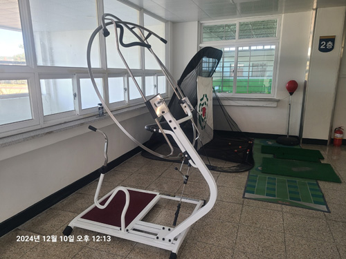 Proswing_Inc's tweet image. [ #로보스윙머신204 ] 군산대학교 스포츠학과

제품문의:1899-6637
proswing.kr
#골프연습머신 전문제조 (주)프로스윙

#골프스윙연습 #드라이버스윙연습 #아이언스윙연습 #골프자세연습 #골프궤도연습