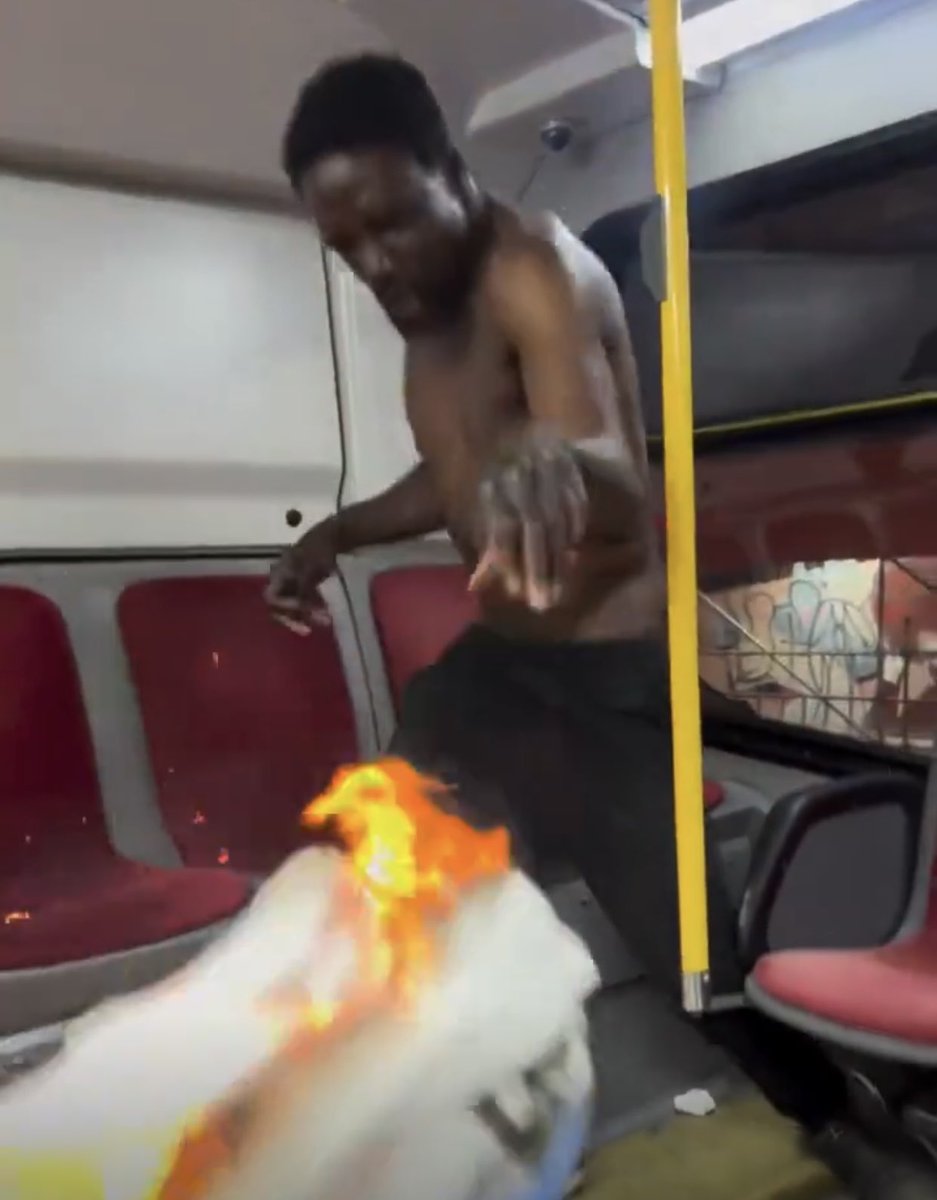 BitchRespectr69's tweet photo. @RevRayCistman *Methmage casts fireball* https://t.co/m8FnmtpZsv