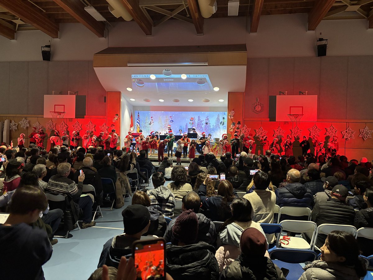 Thank you to our community for coming to our Winter Musical! It was a great success. Thank you, too, to our amazing staff for supporting this event, and to Ms. Hintersteininger for teaching us these amazing songs!! 🎵🎤🎸🥁🎹🎻
Up tomorrow: night 2!