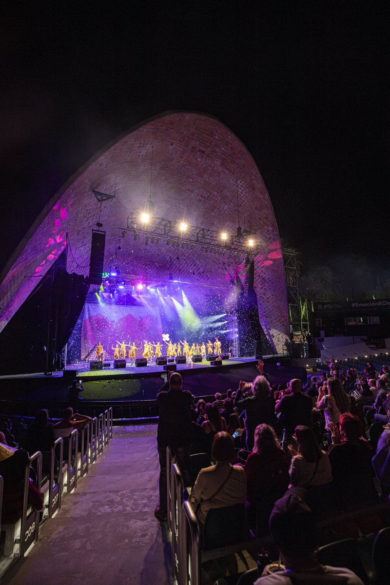 teatrodeverano's tweet photo. 🥁🎊 ¡El Templo ya está latiendo con un nuevo Carnaval de las Promesas! 

🎟️ Entradas disponibles a través de Tickantel y en Boletería del Teatro los días de función.

📸 Mauro Cardozo

Viví desde dentro la #EmociónACieloAbierto https://t.co/x1dKDl9lpl
