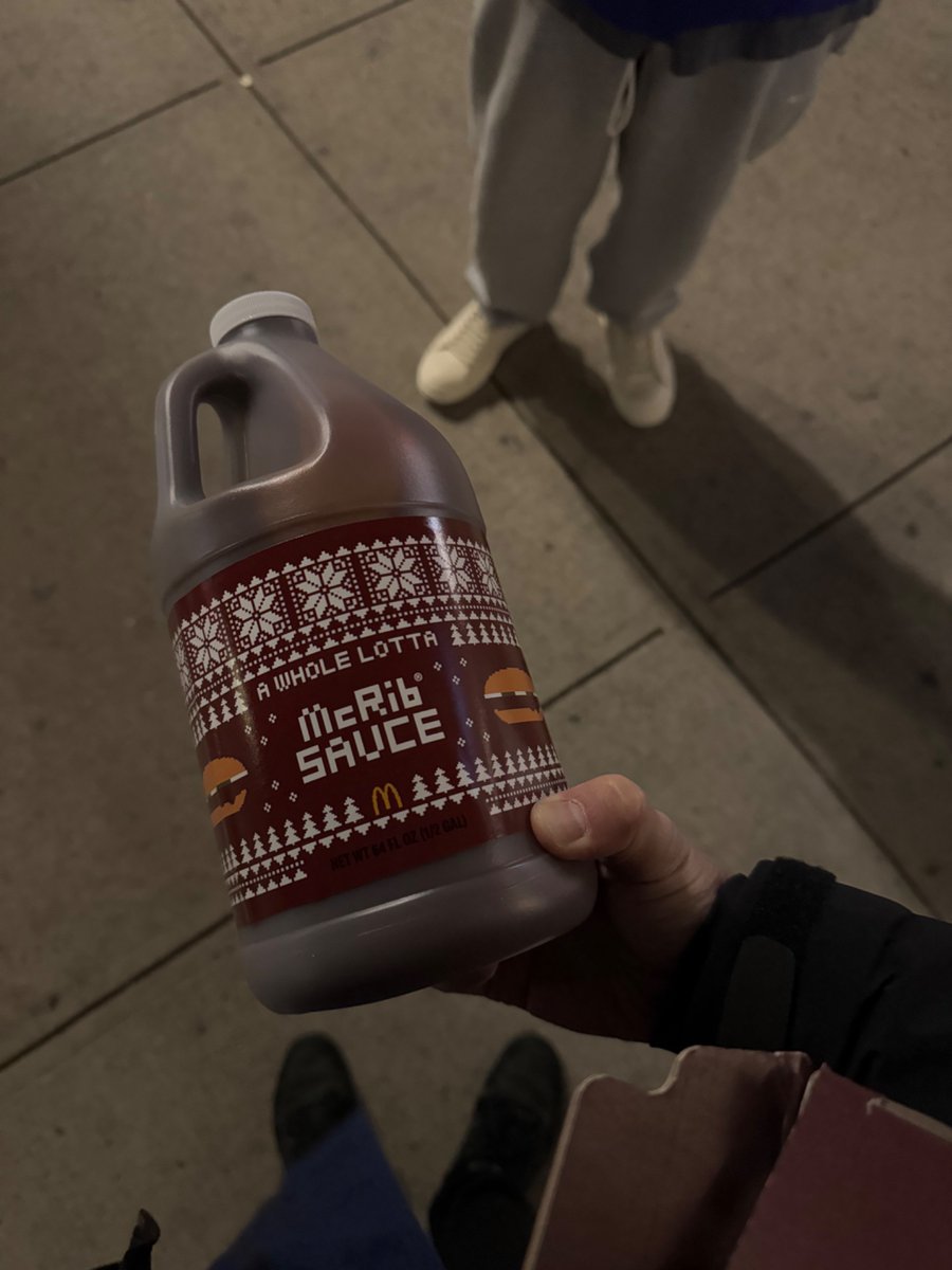 Missed <a href="/HuinGuillaume/">Guillaume Huin</a>’s giveaway, so I had to go to the northern edge of Central Park and meet up with a guy who sold me this. Ready for the book party.