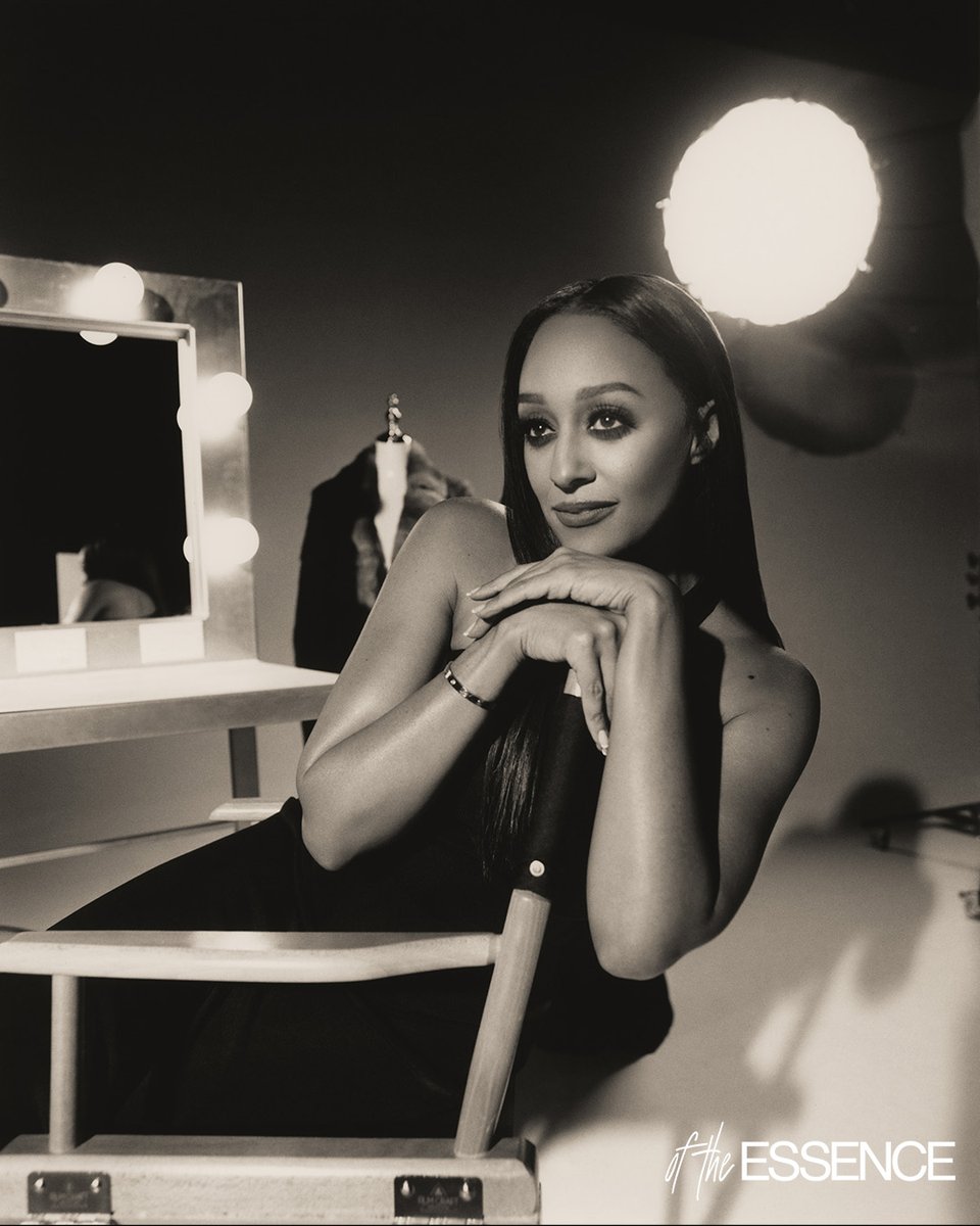 Look at GOD! 🙌 My first ever solo cover with Essence Magazine! 🥹 Thank you, @essence, for this beautiful opportunity to share my journey. 🦋 This cover is so much more than a moment—it’s a reflection of transformation, growth, and the beauty of embracing life’s changes.