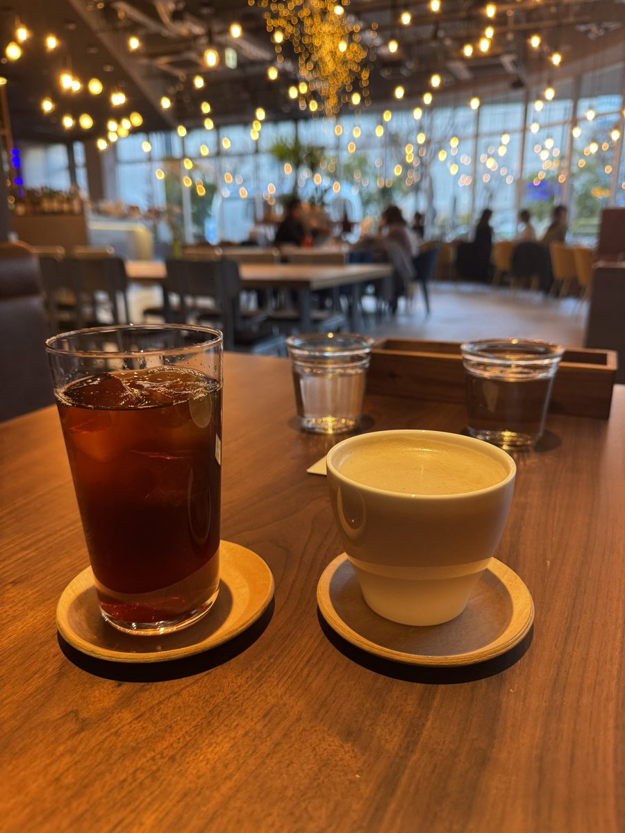 yunachan8888's tweet photo. 時間が空いたので、先月、オープンしたばかりのカフェでティータイム🫖
店内もおしゃれで雰囲気もいい
ほうじ茶ラテが美味しい😊
この所、忙しくて、ゆっくり出来る日がなく、疲れているのか、おかげさまで
ぐっすり眠れてますw
#お腹ペコリン部
#カフェ巡り好きな人と繋がりたい
#TOMT https://t.co/xaaJugjAvU