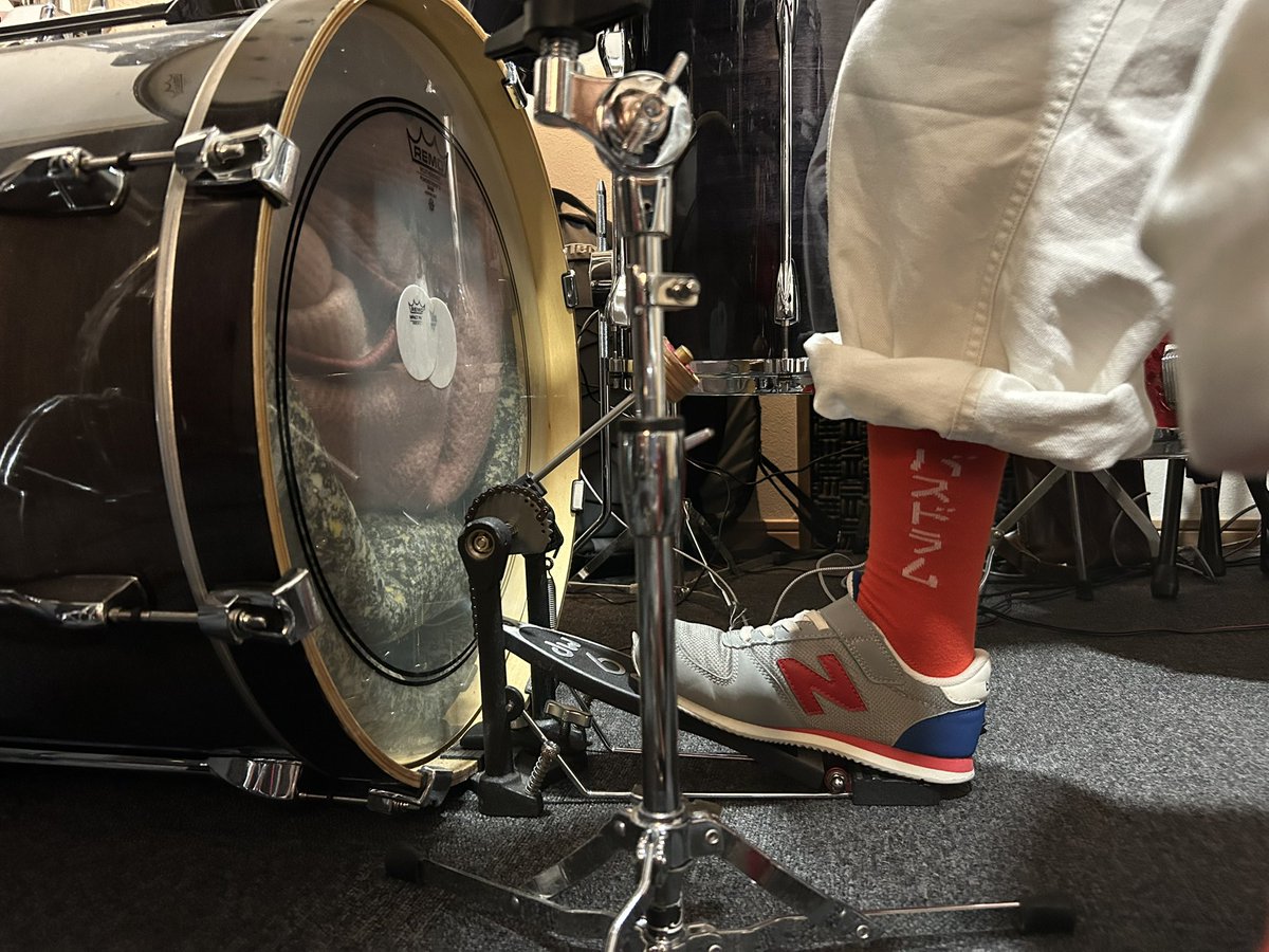 NewBeat_drum's tweet photo. バスドラム靴下！アツい！
#ドラム https://t.co/gNwCmPV903